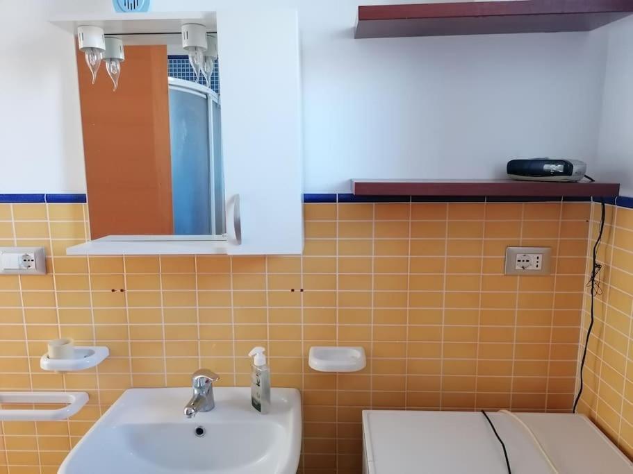 Grazioso Appartamento A Ischia Zona Pilastri エクステリア 写真